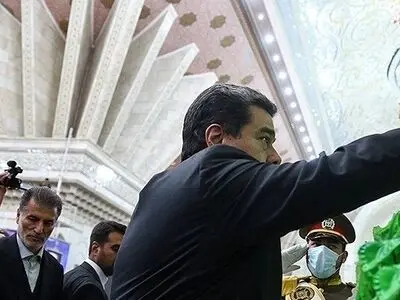 رئیس‌جمهور ونزوئلا به مقام شامخ امام خمینی ادای احترام کرد