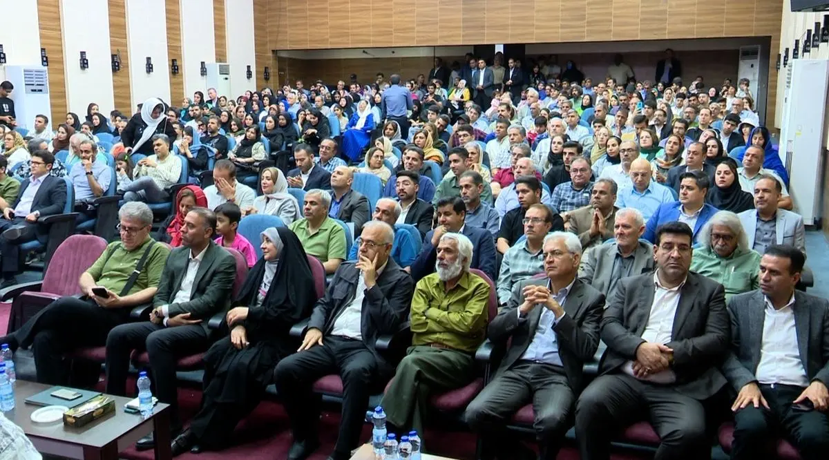 رونمایی از یادمان مزار محمدعلی بهمنی در بندرعباس