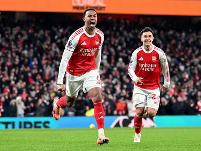 پیروزی پُرگل آرسنال در شب توقف چلسی و منچستریونایتد 