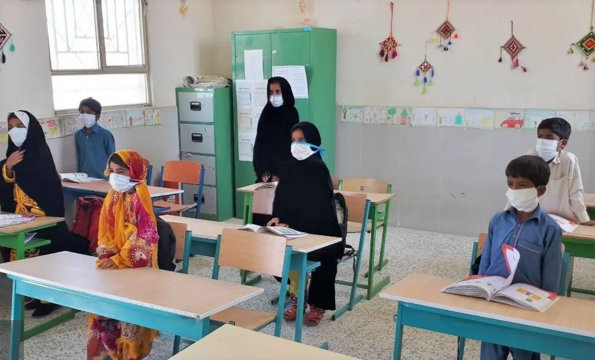 دانش آموزان از اول آبان ماه در کلاس های درس حاضر می‌‍شوند/واکسینه شدن ۸۰ درصد از فرهنگیان آذربایجان شرقی