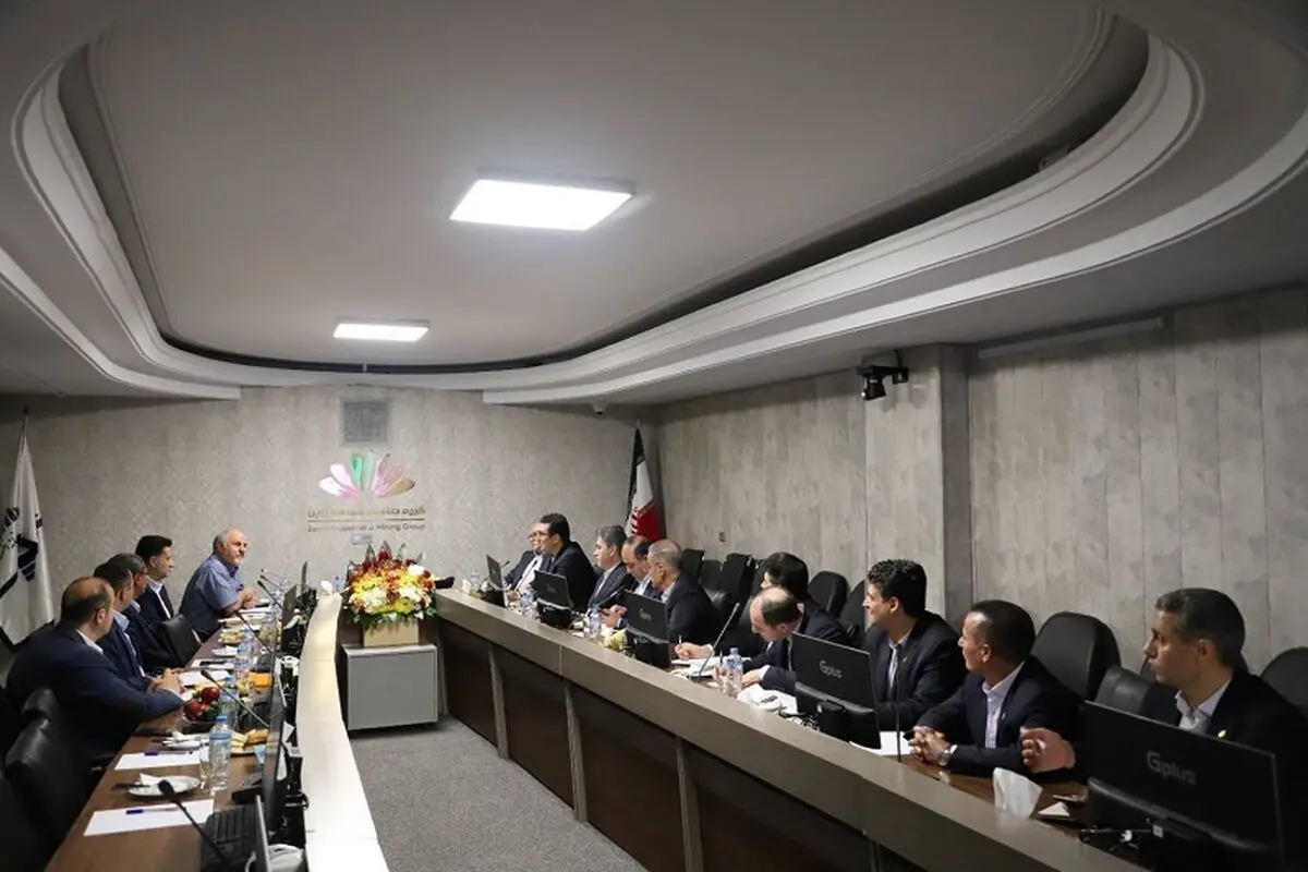 تلاقی بانکداری مدرن و تولید ملی در دیدار راهبردی هیئت بلندپایه بانک ملی با گروه صنعتی معدنی زرین