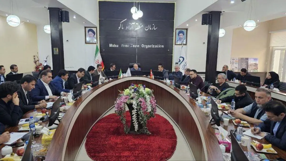 نشست راهبردی برای اتصال ریلی ایران و ترکیه در ماکو برگزار شد