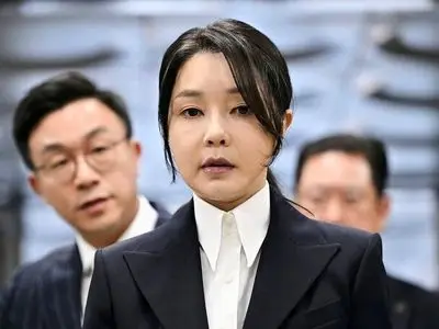 
Former S. Korean first lady sentenced to 20 months in prison
