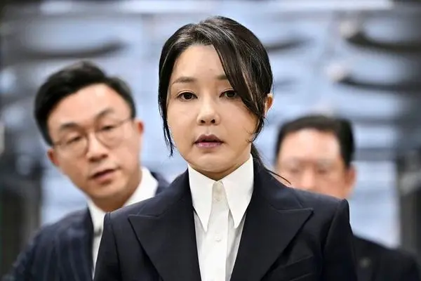 
Former S. Korean first lady sentenced to 20 months in prison
