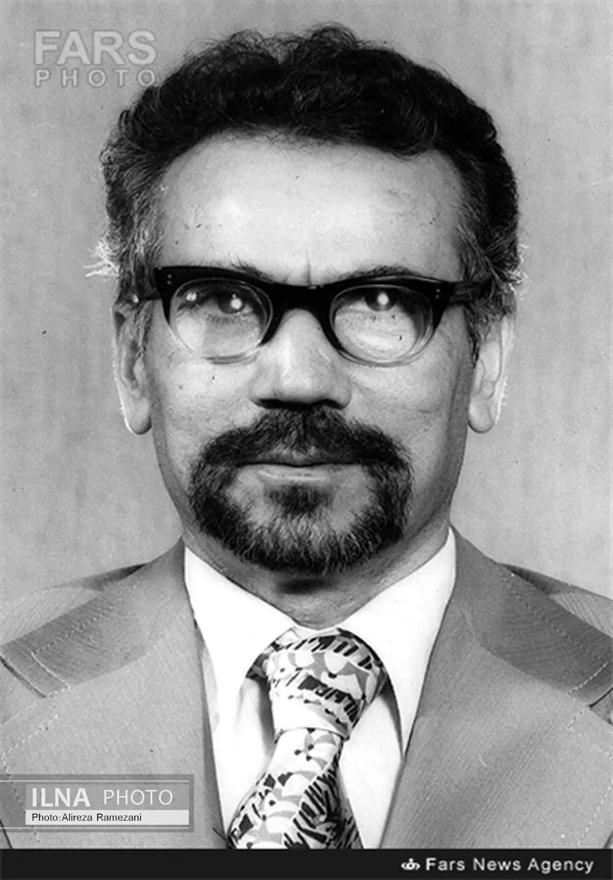 تصاویر دیده نشده از زندهیاد «علی شریعتمداری»