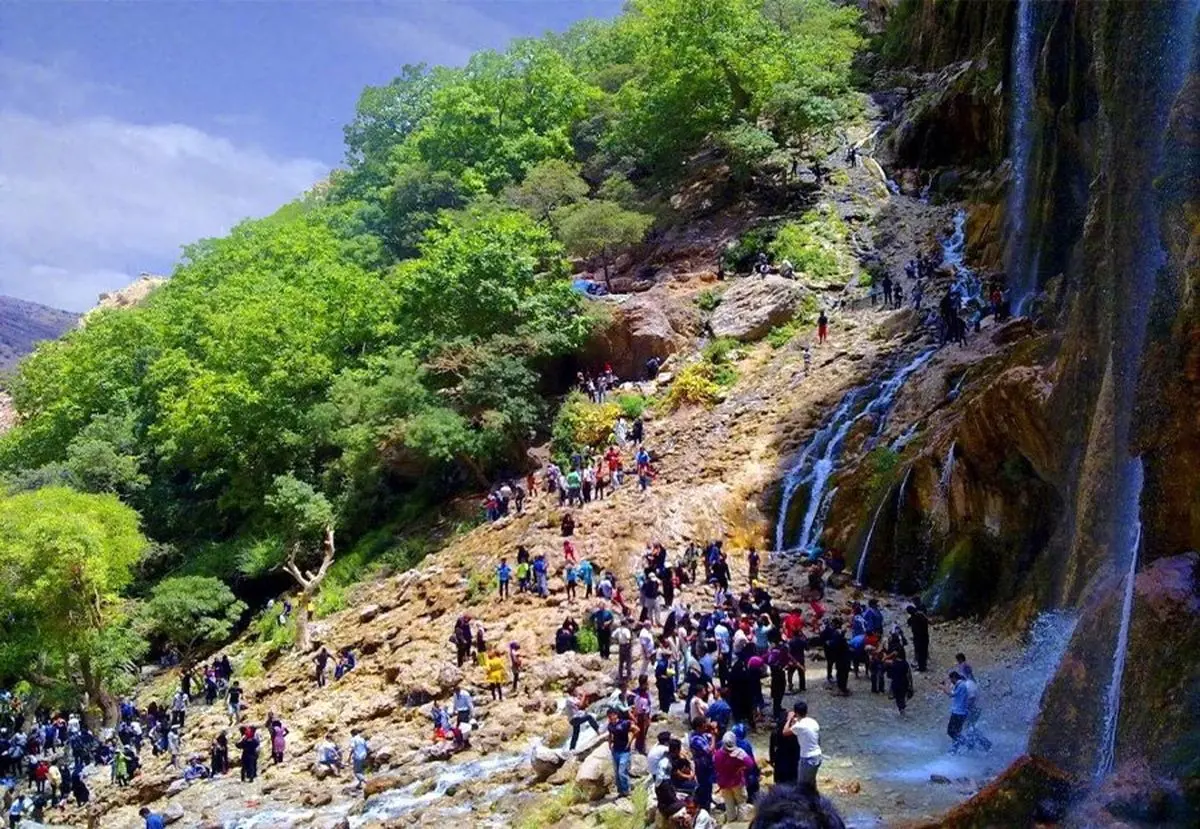 تصویب شهرستان سپیدان به عنوان منطقه آزاد گردشگری