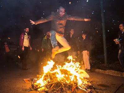 جان‌باختن ۷ نفر در حوادث چهارشنبه آخر سال/ انفجار آمبولانس اورژانس  