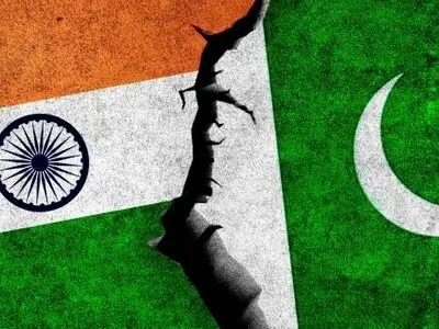 India and Pakistan say they are willing to de-escalate if the other reciprocates