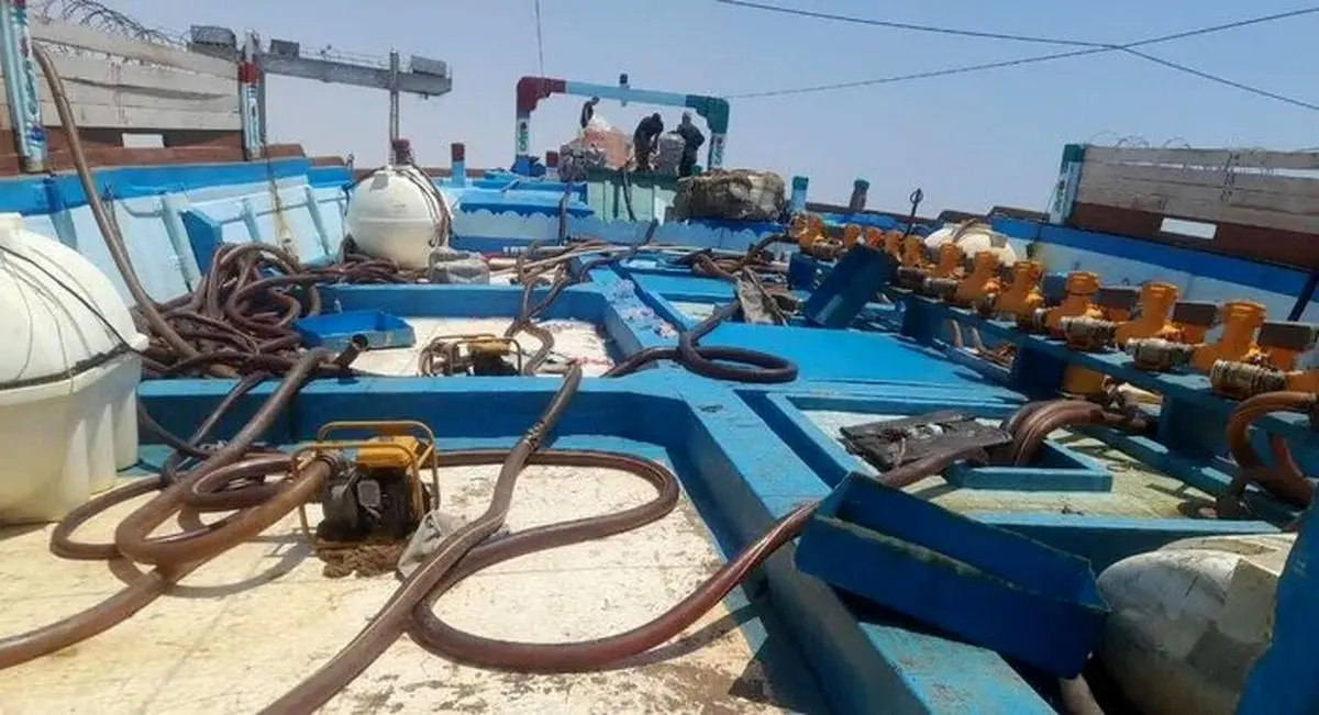 توقیف شناور خارجی حامل ۳۶۳ هزار لیتر سوخت قاچاق در آب‌های خوزستان