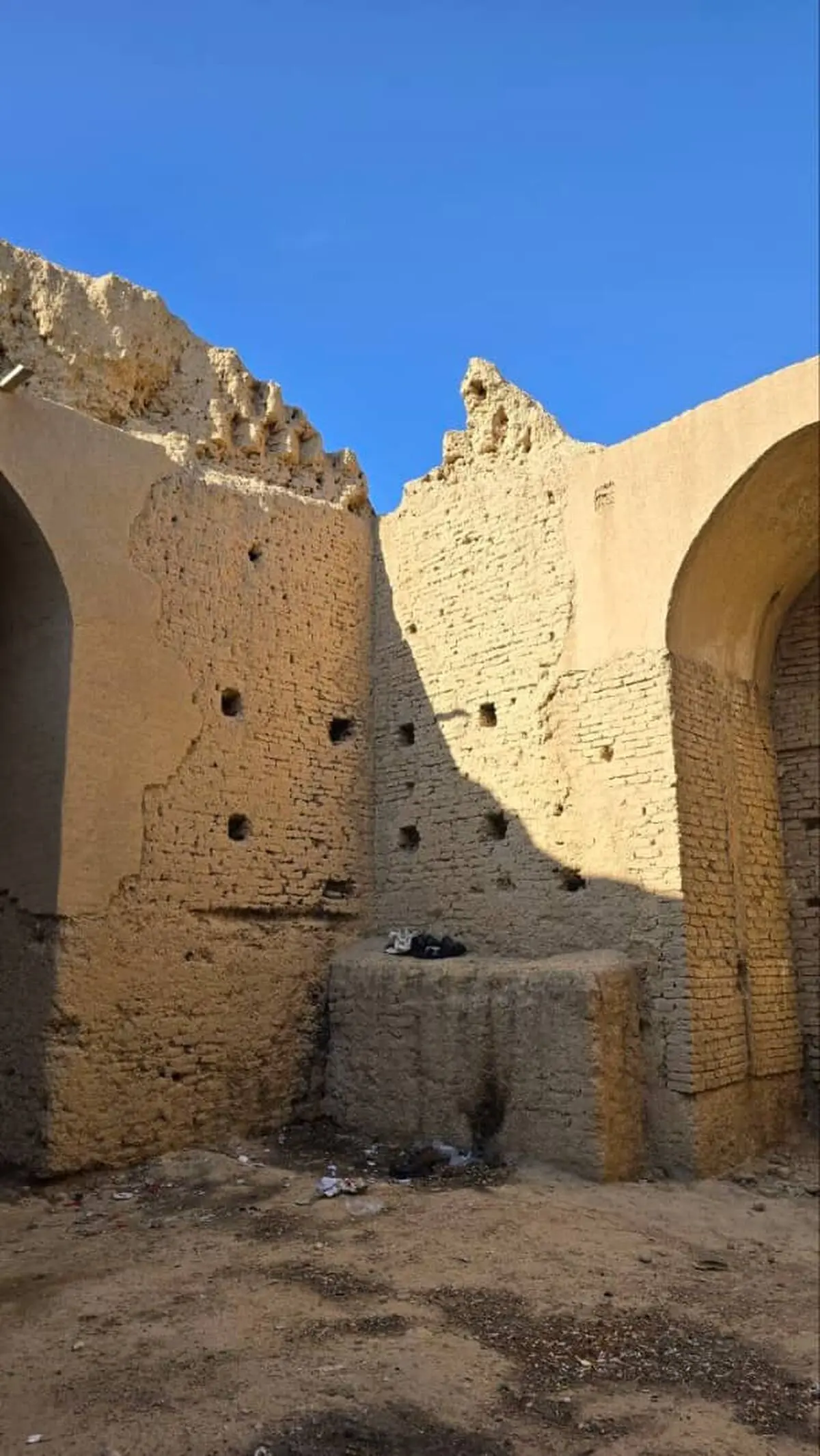 وضعیت نامناسب گنبد زنگوله دامغان/ معاون میراث‌فرهنگی سمنان: گنبد ایلخانی مشکل سازه‌ای ندارد