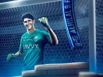 دروازه‌بان الهلال قبل از بازی با پرسپولیس جایزه برد