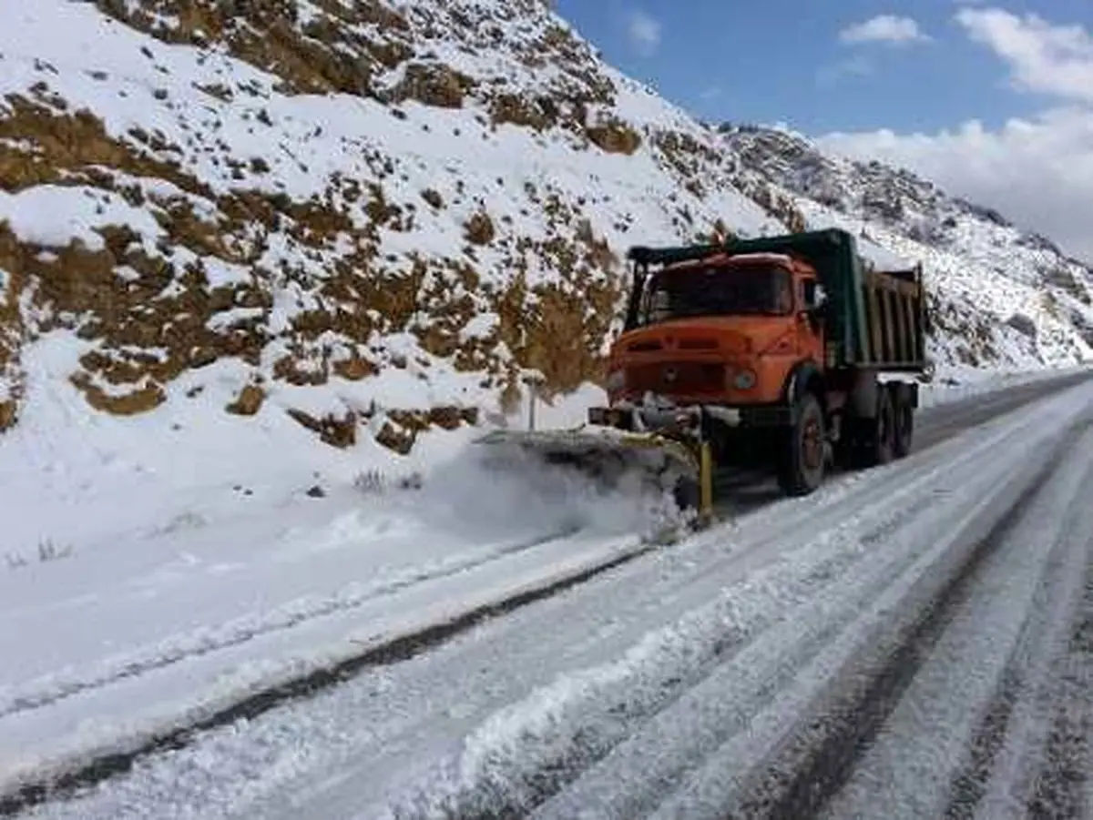 عملیات برف روبی محور پاوه به مریوان در گردنه تته آغاز شد