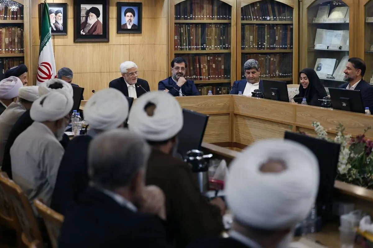  منع شرعی برای انتخاب وزیر زن وجود ندارد/ استفاده از توان زنان برای دولت ضرورت است