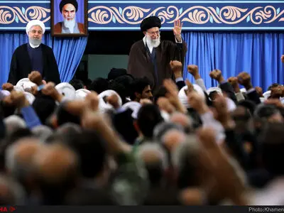دیدار مسئولان نظام و سفرای کشورهای اسلامی با رهبر انقلاب