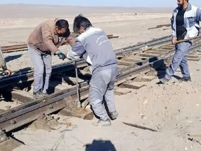 انتقاد کارگران راه آهن جنوب از شرایط سخت کار در گرمای تابستان