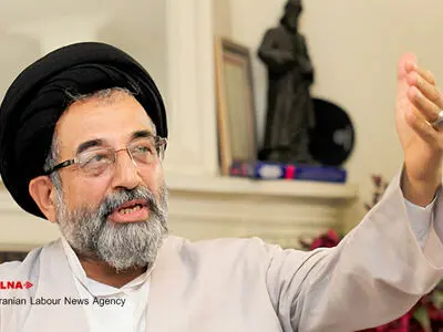 اجازه ندهیم انجمن حجتیه نظر خود را به عنوان نظر امام (ره) مطرح کند /مداحان نباید جای علما را بگیرند