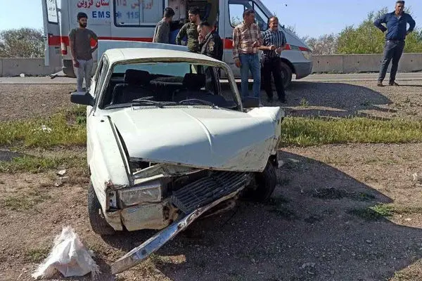 ۹ مصدوم  بر اثر واژگونی خودروی پیکان در جاده تاکستان-قزوین
