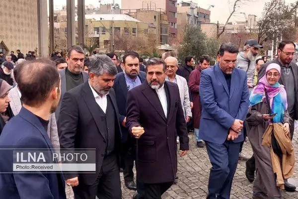 وزیر ارشاد کلنگ تفکیک مجموعه تئاترشهر را به زمین زد/ «تئاترشهر» قلب تپنده هنر ایران و تهران باقی می‌ماند/ وعده ساخت مجموعه‌ای بسیار بزرگ در تهران 