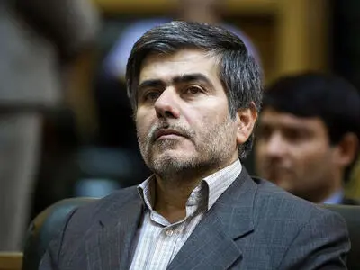تصمیمم برای نامزدی ریاست مجلس شخصی است/ جریان‌هایی در بیرون، قصد مدیریت مجلس یازدهم را دارند/ مجلس، کرسی تصمیم‌گیری است نه جایگاه اجرایی/ اداره شهرداری مرکز یک استان کمتر از مدیریت شهرداری تهران نیست