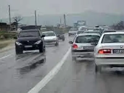 کلیه محورهای چهارمحال و بختیاری لغزنده است/رانندگان با احتیاط رانندگی کنند