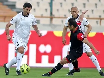 ویدئو: پنالتی از دست رفته تیم منتخب ۹۸ توسط کریم باقری 