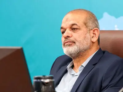 وزیر کشور توئیت پرحاشیه خود را پاک کرد