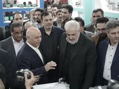 وزیر صمت از غرفه کروز بازدید کرد
