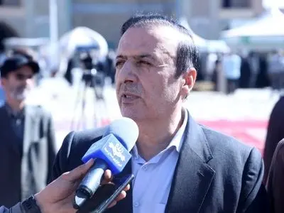 مسئولان برای رفع مشکلات اقتصادی و معیشتی مردم تلاش کنند 