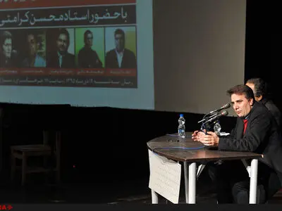 همۀ موجودیت آواز، جمله‌بندی است
