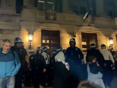 بازداشت ده‌ها معترض در محوطه دانشگاه کلمبیا توسط پلیس نیویورک