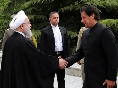 عمران خان: الخلاف بین السعودیة وإیران یمکن حله عبر الحوار 