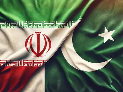 Iran, Pakistan top diplomats discuss regional developments