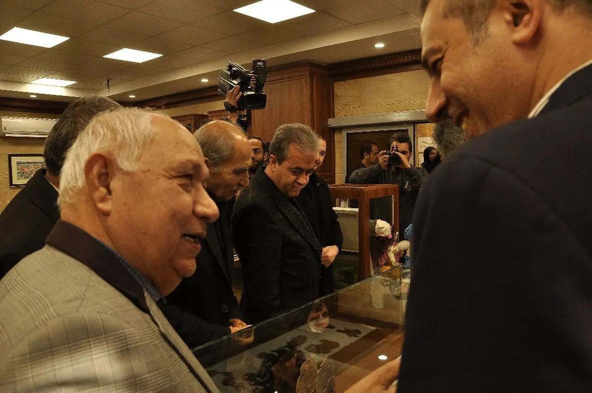 نمایشگاه آثار هنرمندان لواسان افتتاح شد