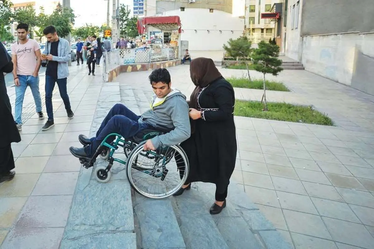 ضرورت مناسب سازی معابر سبزوار برای توان‌یابان