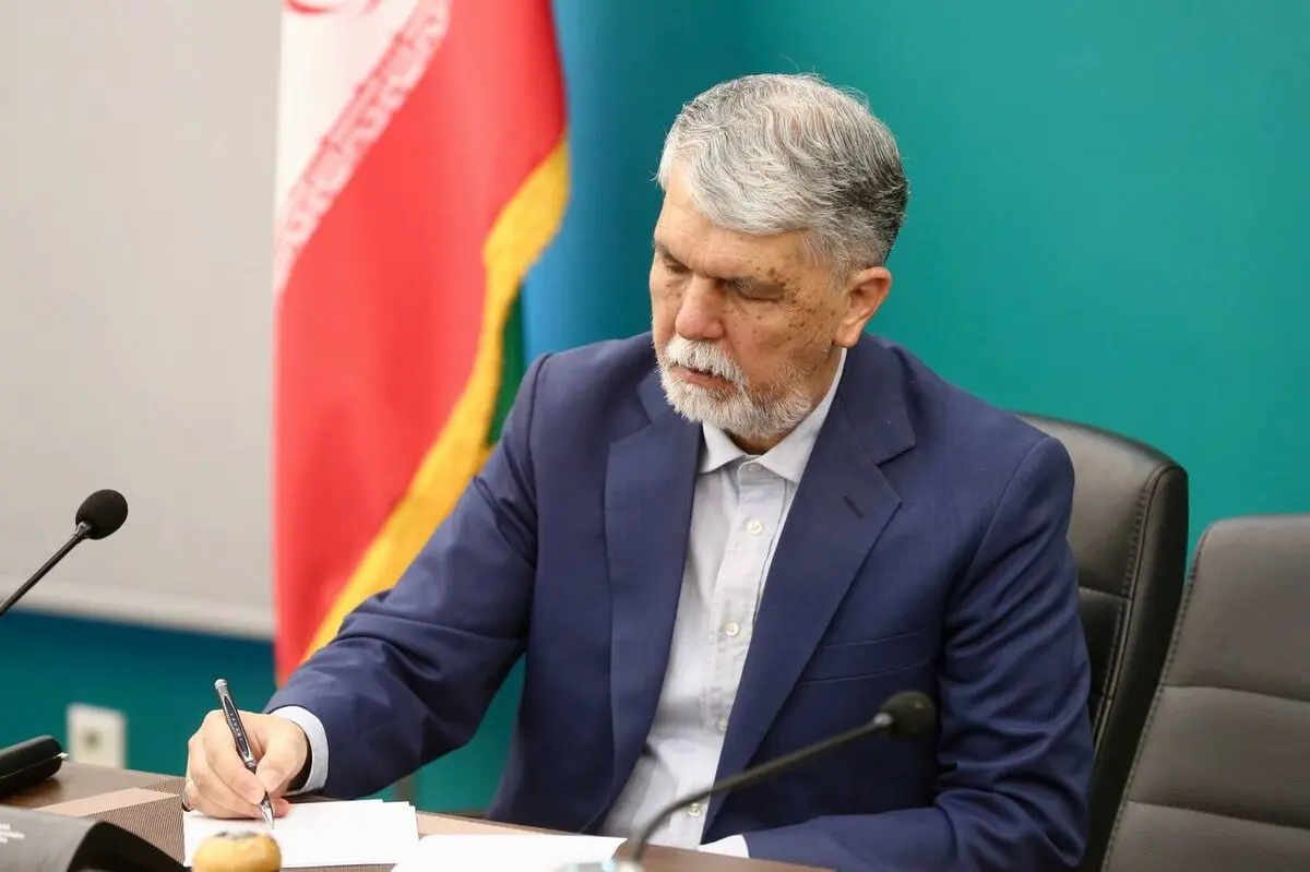 فرهیختگان فرهنگ و هنر بار دیگر نشان دادند، قلب‌شان برای ایران می‌تپد