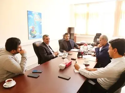 دبیر جشنواره باید به آموزش و نیازهای کودکان و نوجوانان آگاه باشد