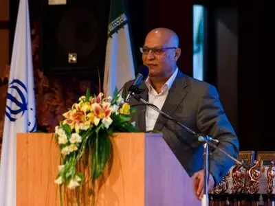 تولیدکنندگان چراغ صنعت کشور را روشن نگه می‌دارند