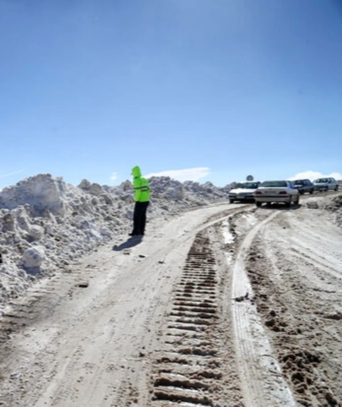 راه ارتباطی ۳۰ روستا در شهرستان ماکو مسدود شد 