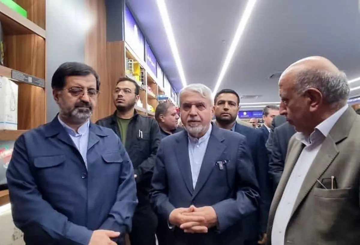 بازدید وزیر میراثفرهنگی از نمایشگاه توانمندیهای کشاورزی، صنعتی و گردشگری استان