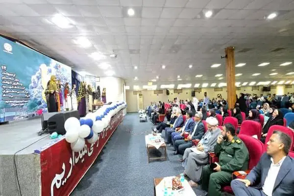 برگزاری آیین گرامی‌داشت «روز معلم» در قشم با تجلیل از معلمان نمونه 