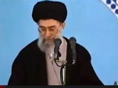 فیلم/سخنان رهبر انقلاب درباره تحریم های داماتو در سال 76