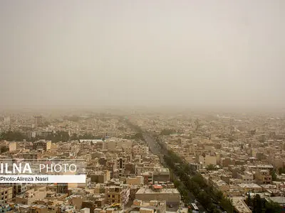 اصفهان در محاصره گردوغبار/ نفس نصف جهان روزبه‌روز تنگ‌تر می‌شود