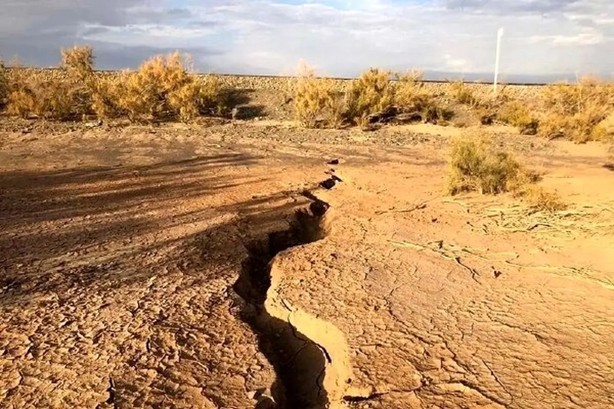 فرونشست زمین در کردستان،زنگ خطر خاموش توسعه ناپایدار/ دشت دهگلان سالانه ۶ سانتی متر فرونشست دارد