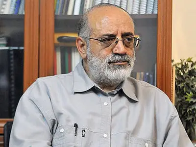 خداوند ملتی را که عرصه یاری خداوند را خالی نگذاشت یاری کرد