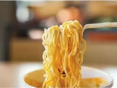 نودل چه بلایی سر کودک شما می‌آورد