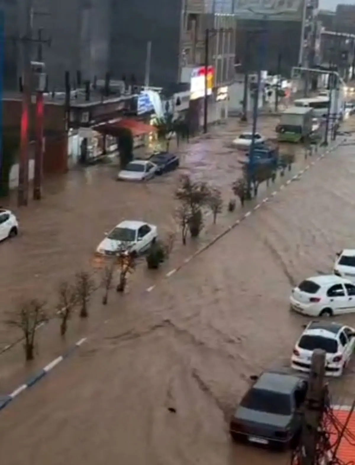 سیلاب در ایذه به هزار واحد مسکونی را آسیب‌ وارد کرد/ جان‌باختن پنج نفر در ایذه و باغملک 