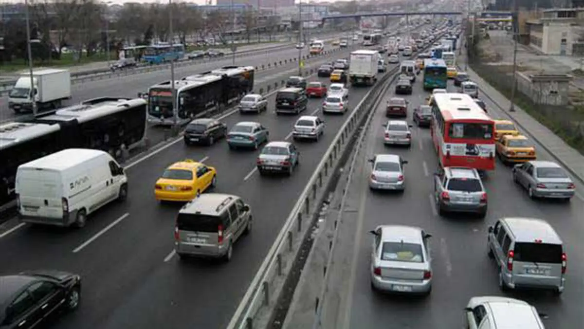 اعمال محدودیت ترافیکی در محورهای  کرج- چالوس و هراز 