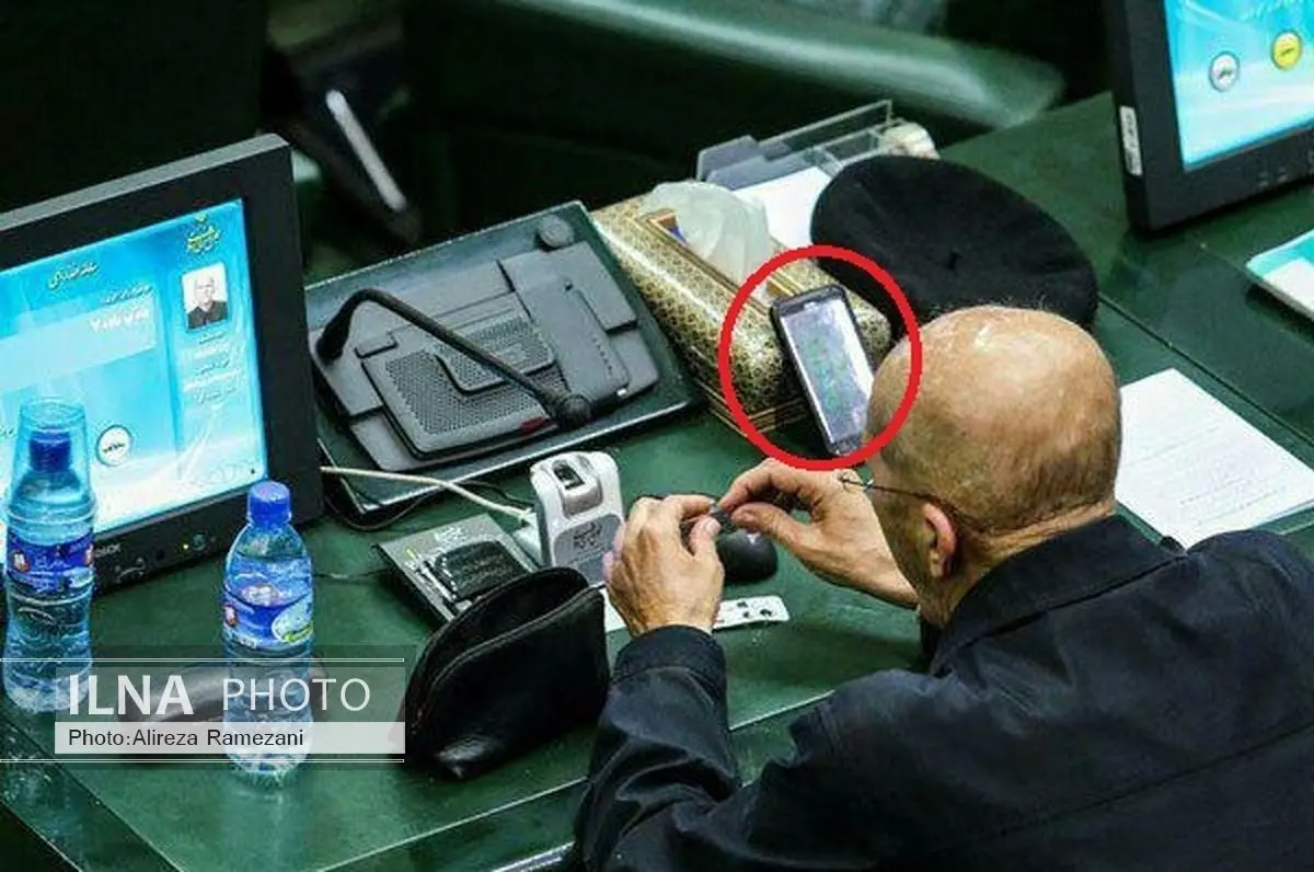 عکس:بازی کلش آف کلنز در مجلس شورای اسلامی! 