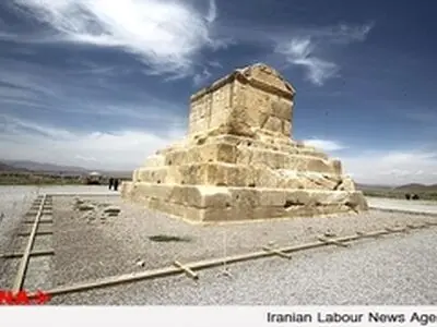 احداثکارخانه ترشی سازی در ۵ کیلومتری پاسارگاد به کالبد بنا آسیبی نمی‌زند