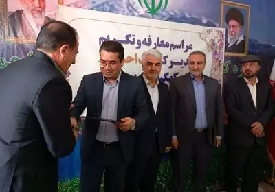 مسائل سیاسی نباید به ساختار اداری آسیب بزند 